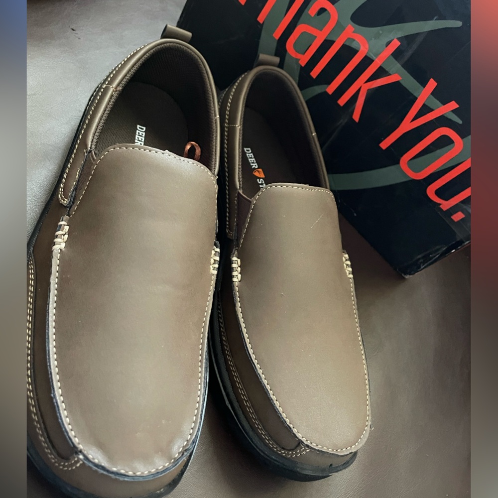 Boys / Young Men Deer Stags Shoes Size 7